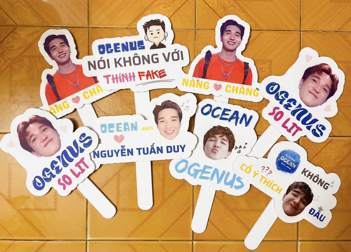 Sticker cầm tay