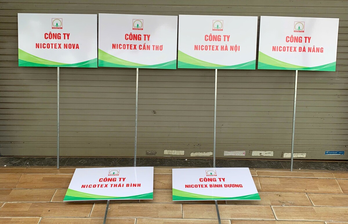 bien cam tay dan doan 1 Biển cầm tay dẫn đoàn