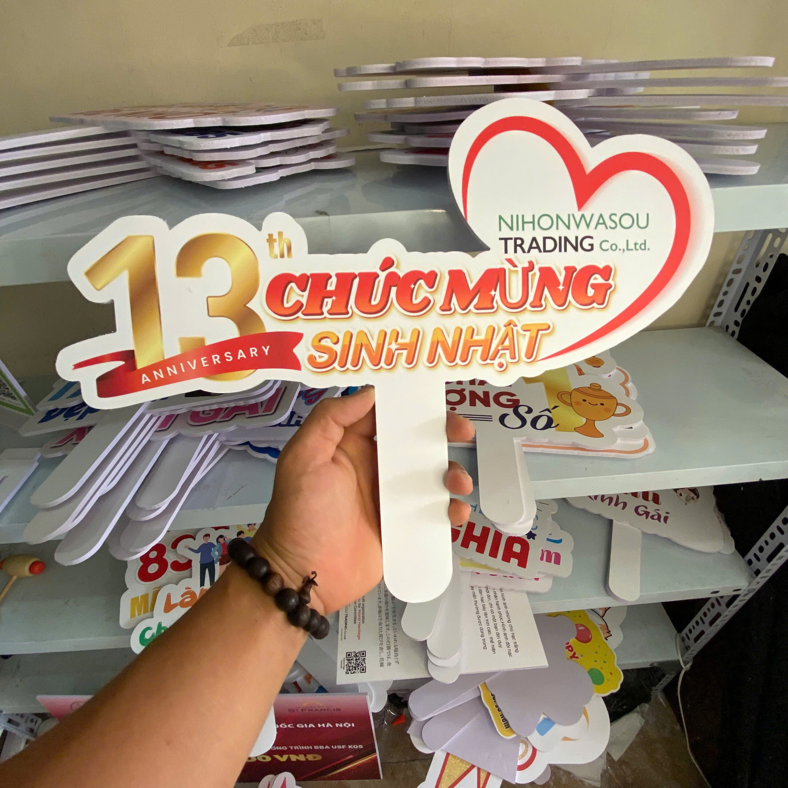 hashtag cam tay cmsn 2 scaled hashtag cam tay chuc mung sinh nhat