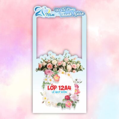 khung check in 20 năm họp lớp 12a4